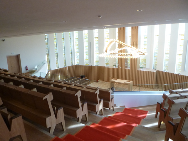 Vue sur le lustre de la Synagogue